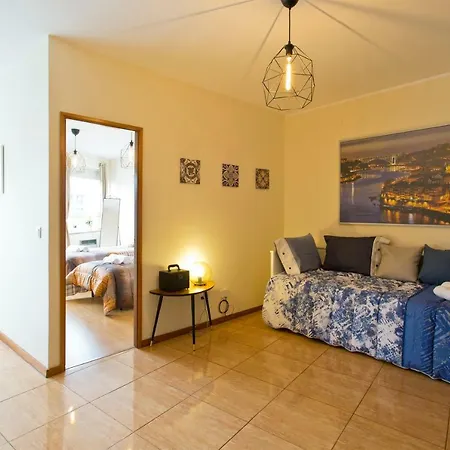 Spacious Trendy Flat With Netflix - Central Location