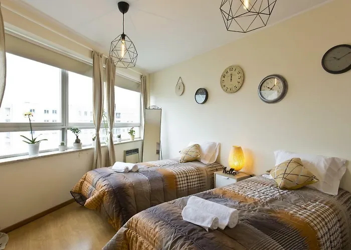 アパート Spacious Trendy Flat With Netflix - Central Location *